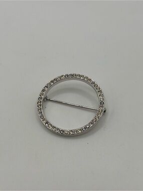 Vintage Trifari silver tone rhinestone circle brooch